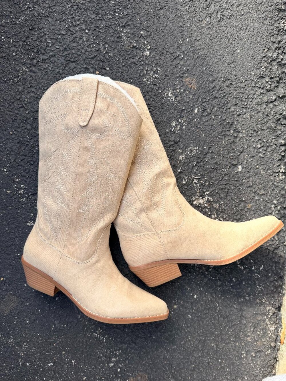 New Madden Girl Cowgirl Boots Cream Color Women's Size 9.5